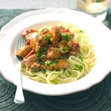 Classic Chicken in Red Wine Casserole with Buttered Noodles Classic Chicken in Red Wine Casserole with Buttered Noodles